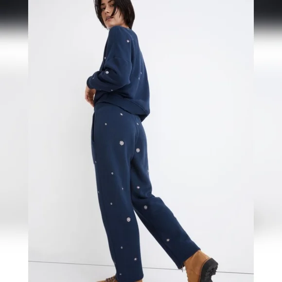 MWL Airyterry Floral Embroidered Tapered Sweatpants: Stitched-Pocket Edition M - Picture 3 of 10